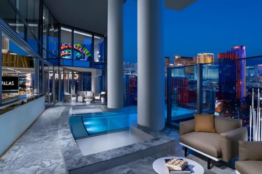 Sky Villa tích hợp hồ bơi, vườn treo, phòng giải trí… tạo nên trải nghiệm sống như resort
